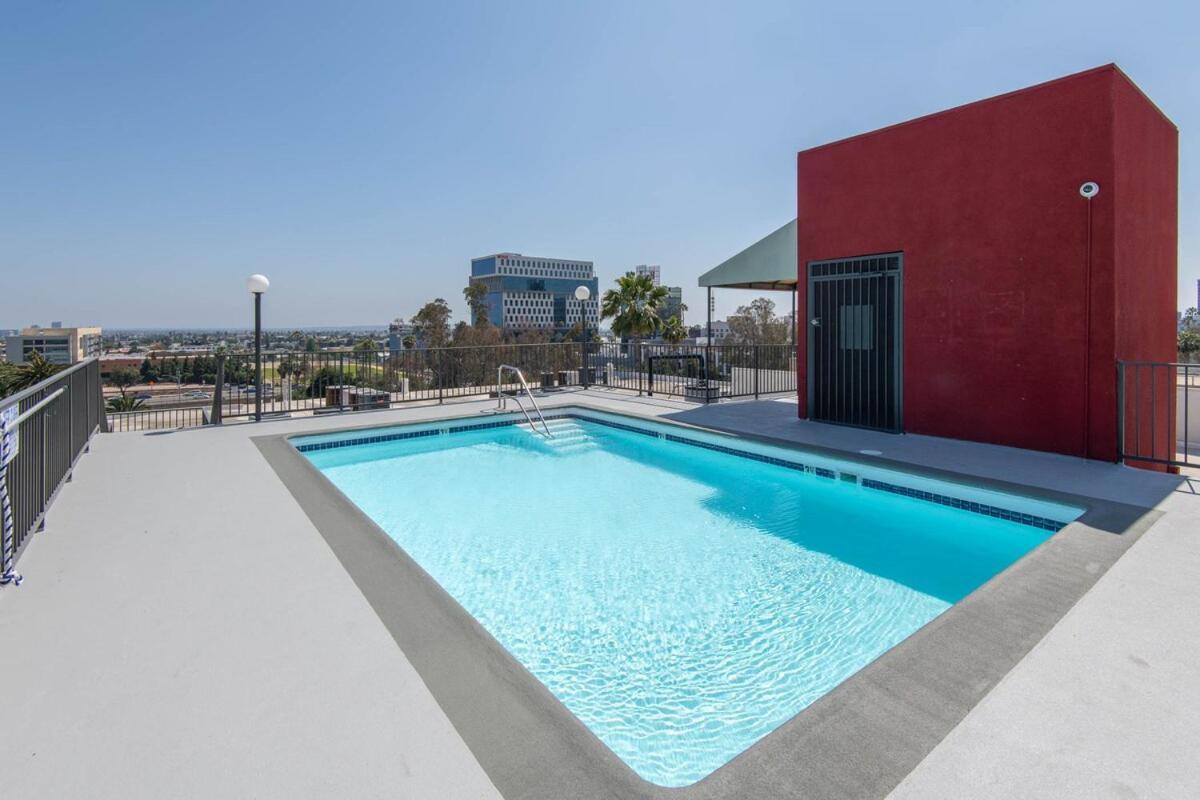 Apartamento Snazzy 2bed Rooftop Pool With Hollywood Sign View Los Ángeles